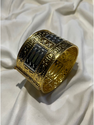 GAM KHARU - ASSAMESE TRADITIONAL CUFF BANGLE GAM KHARU - ASSAMESE TRADITIONAL CUFF BANGLE