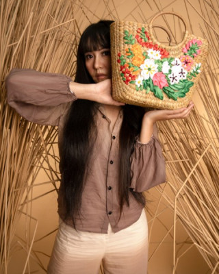 KAUNA ECO FRIENDLY EMBROIDERY HANDBAG KAUNA ECO FRIENDLY EMBROIDERY HANDBAG