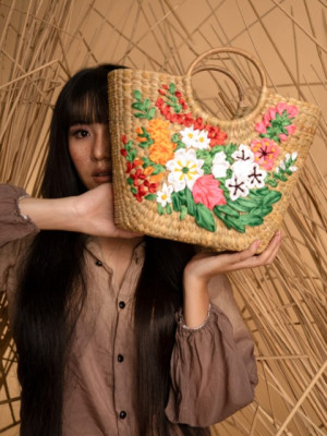 KAUNA ECO FRIENDLY EMBROIDERY HANDBAG
