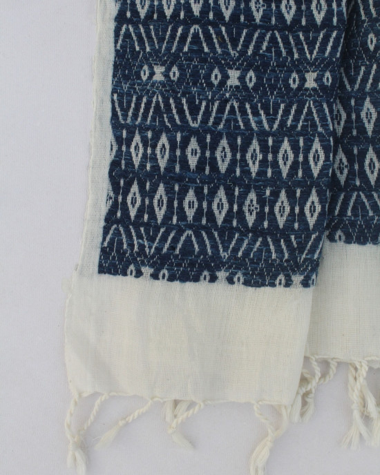 ALL OVER INDIGO MOTIF ERI SILK STOLE (AHIMSA SILK)