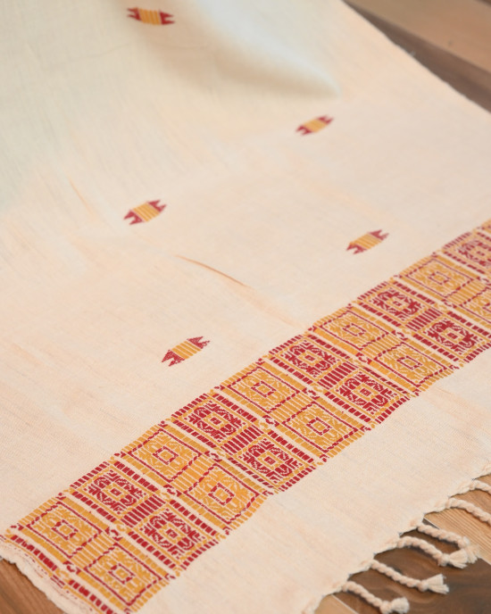 ERI SILK STOLE (AHIMSA SILK) WITH RED MOTIFS ERI SILK STOLE (AHIMSA SILK) WITH RED MOTIFS