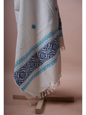 ERI CREAM SILK SHAWL (AHIMSA SILK) WITH BLUE BORDER ERI CREAM SILK SHAWL (AHIMSA SILK) WITH BLUE BORDER