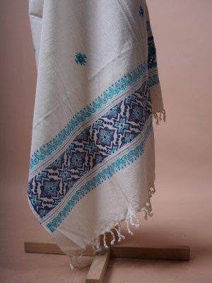 ERI CREAM SILK SHAWL (AHIMSA SILK) WITH BLUE BORDER ERI CREAM SILK SHAWL (AHIMSA SILK) WITH BLUE BORDER
