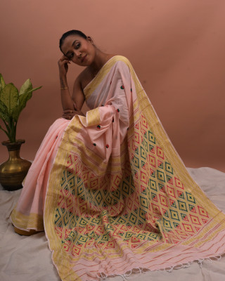 COTTON HANDWOVEN LIGHT PINK SAREE COTTON HANDWOVEN LIGHT PINK SAREE