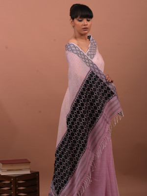 COTTON BEIGE ALTERNATING WITH A LIGHT PURPLE HANDWOVEN SAREE COTTON BEIGE ALTERNATING WITH A LIGHT PURPLE HANDWOVEN SAREE