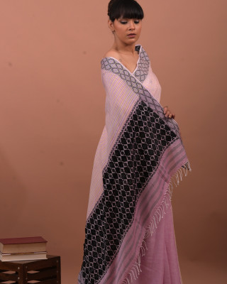 COTTON BEIGE ALTERNATING WITH A LIGHT PURPLE HANDWOVEN SAREE COTTON BEIGE ALTERNATING WITH A LIGHT PURPLE HANDWOVEN SAREE